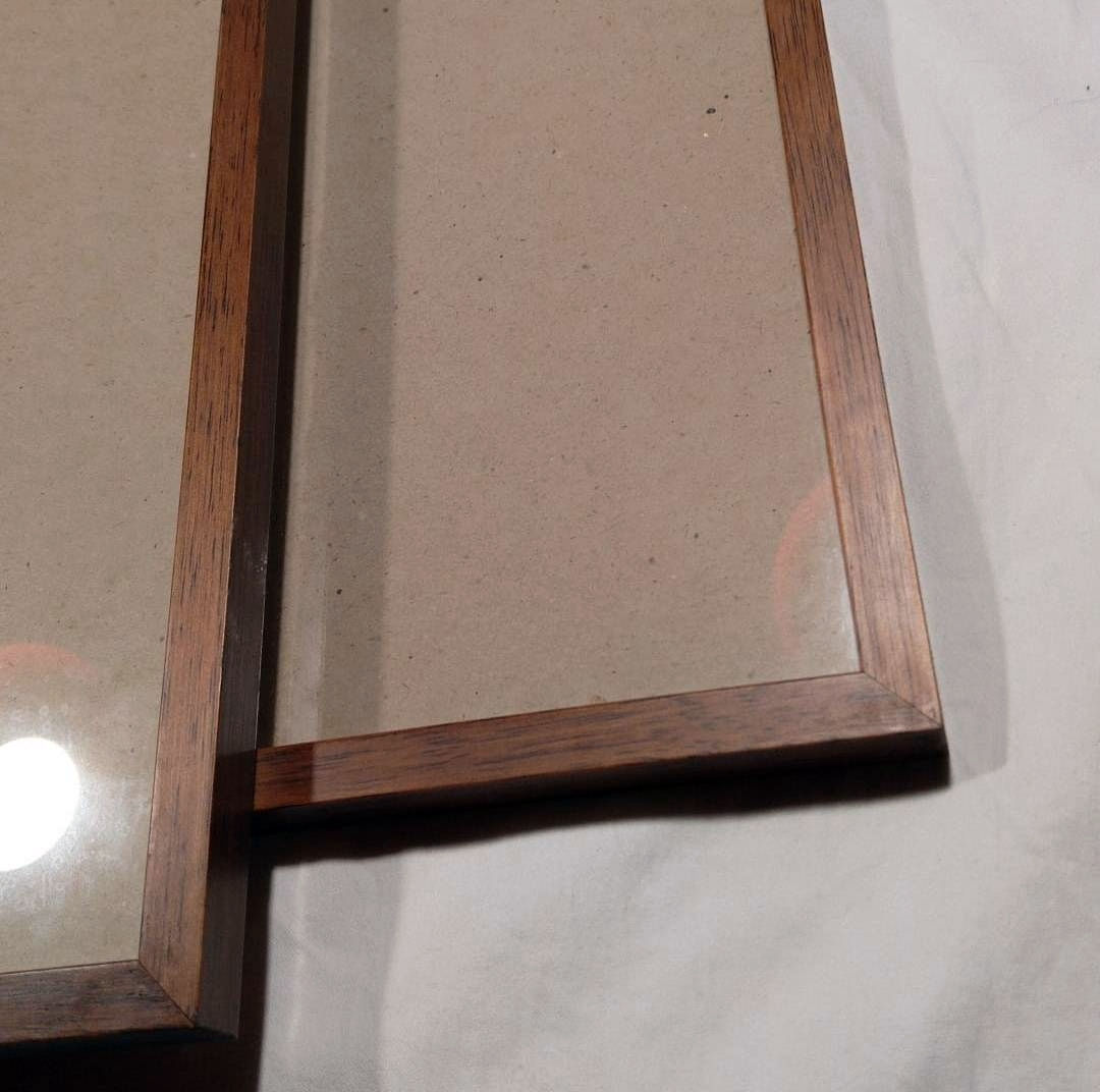 Coppia di cornici in legno naturale 47.5x44.5cm