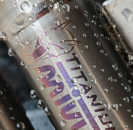 Effet Déperlant sur échappement titane de la Céramique "Pyro PRX" de Titan Coatings posée par nos soins