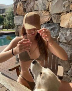 Gizem Karaca Bikinili Pozları