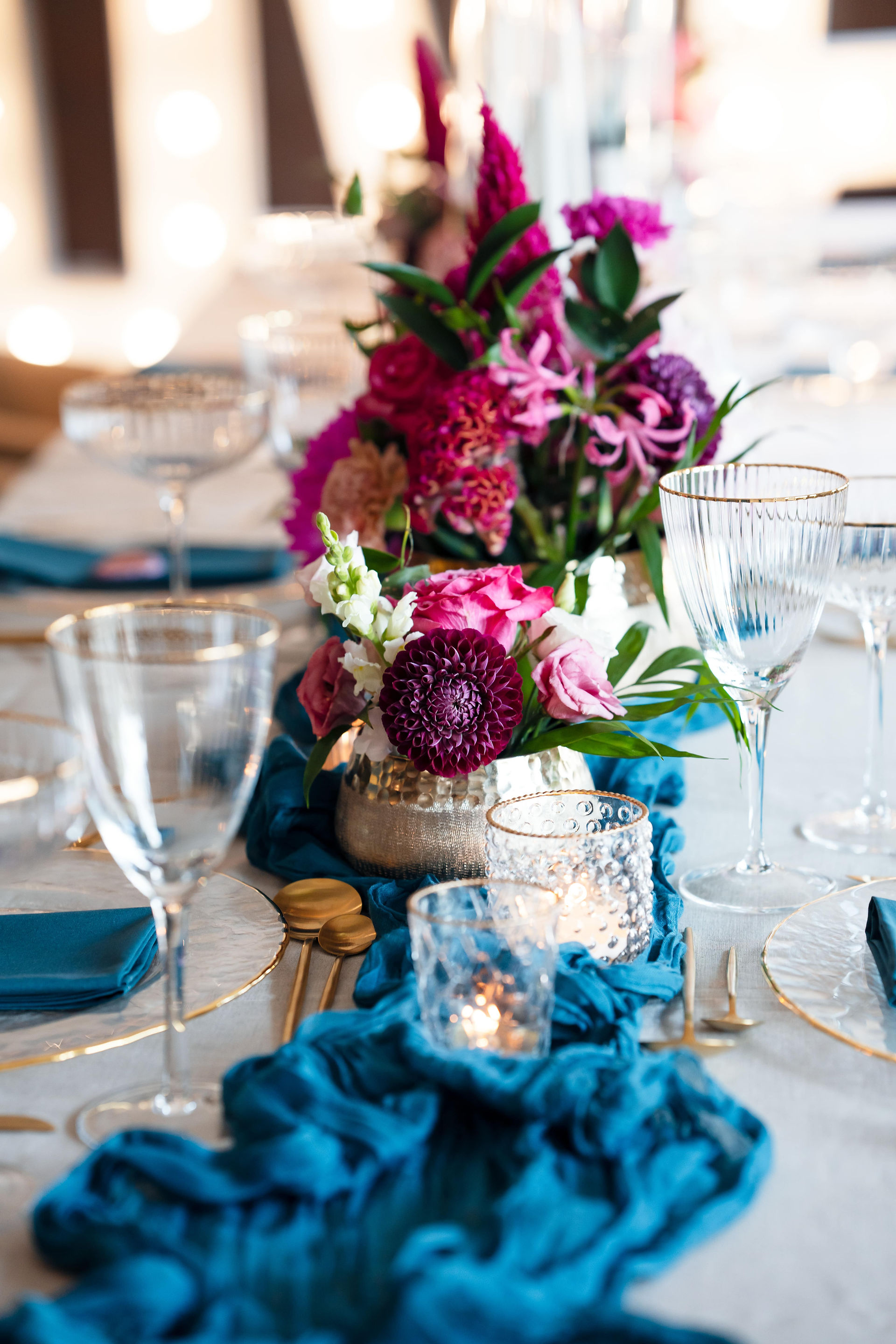 Hochzeit Magenta Tischdeko