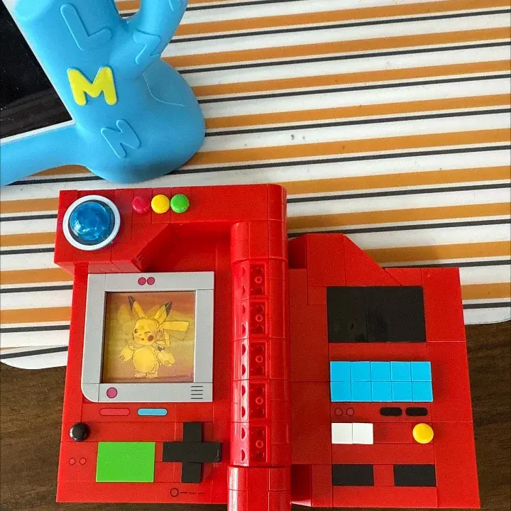 Thumbnail: MEGA Pokémon Kanto Region Pokédex Building Kit