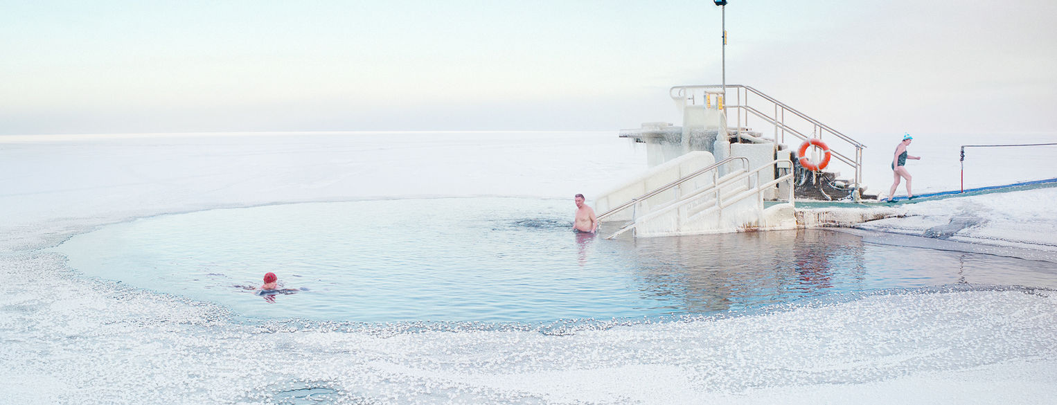 Ice swimming 