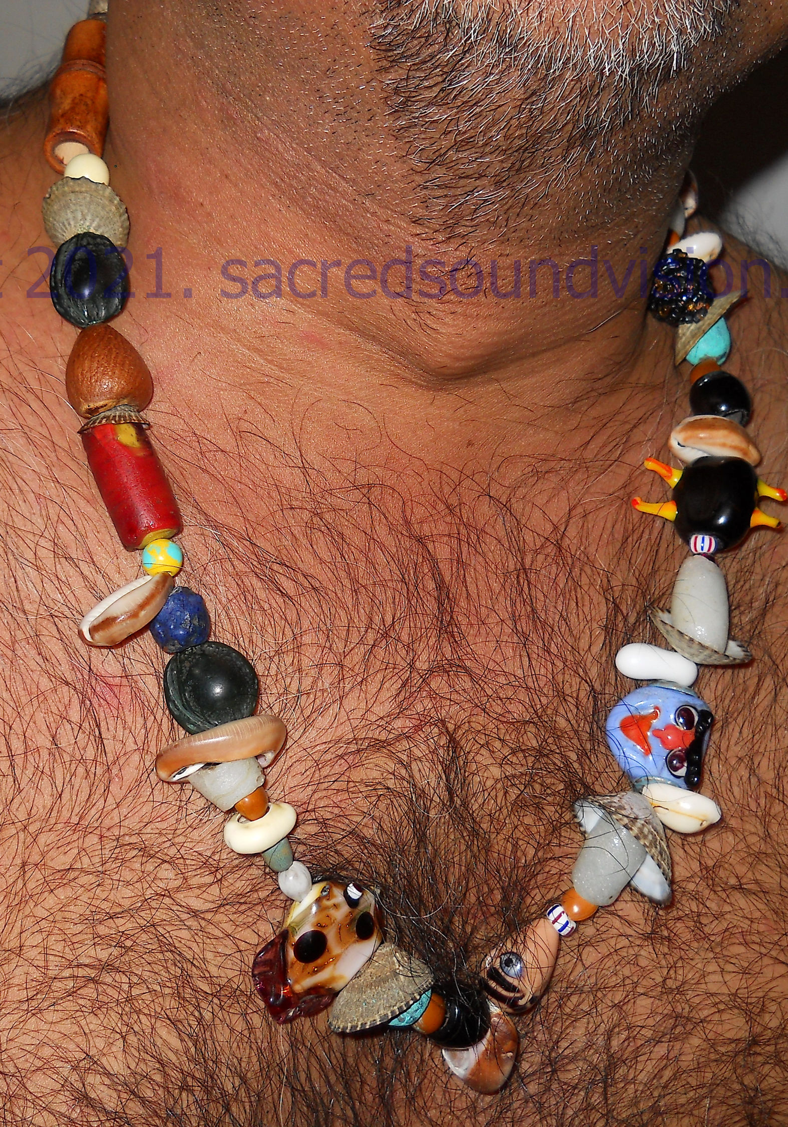 hand blown glass beads by Rafael Navarro Leiton
