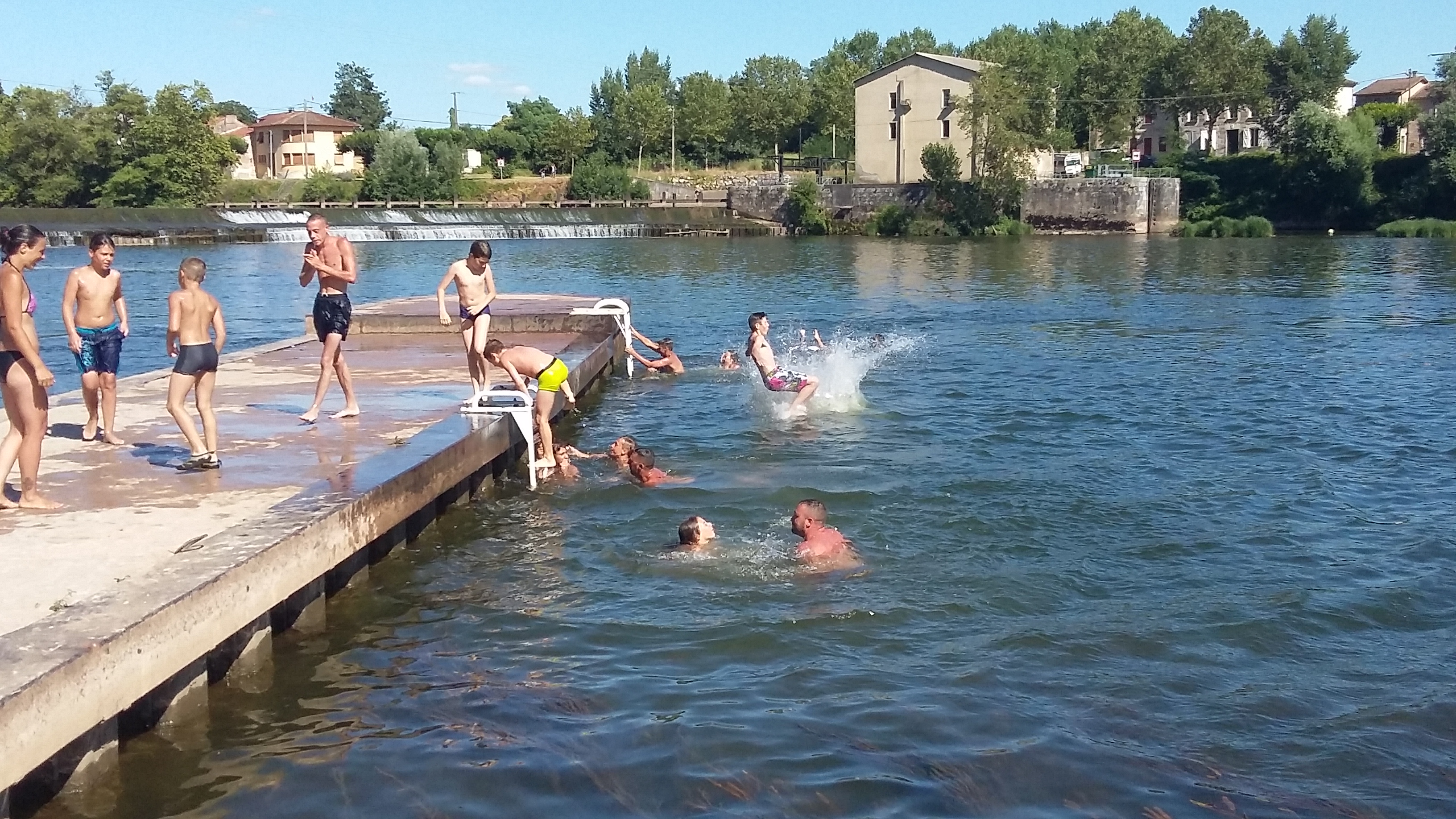 Clairac Beach 47 Campsite Restaurant Pizzeria Near The Lot