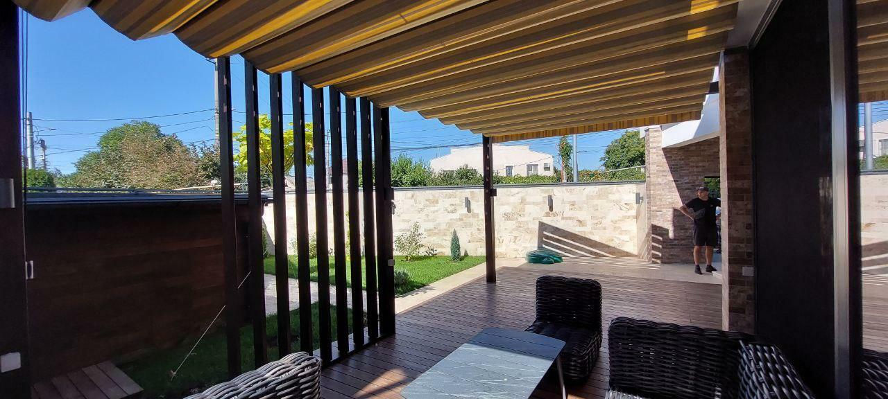 terrace awning in the restaurant