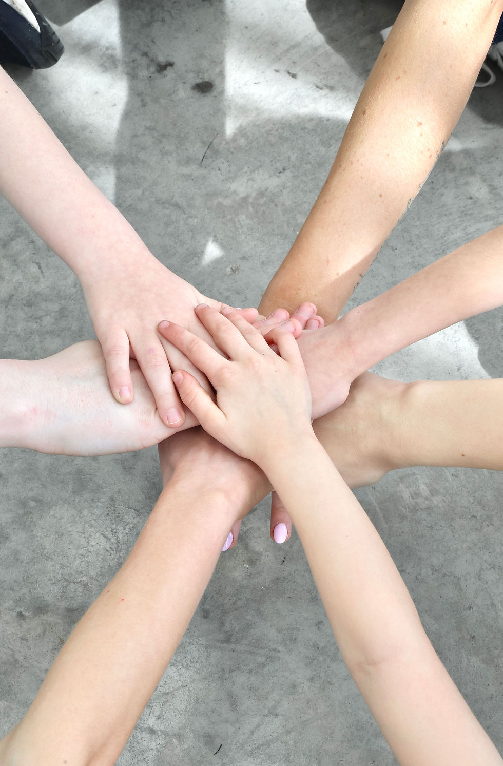 Hand in the middle around a circle