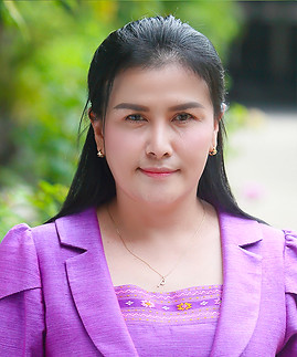 3 คุณครูกมลวรรณ ถาวร.jpg