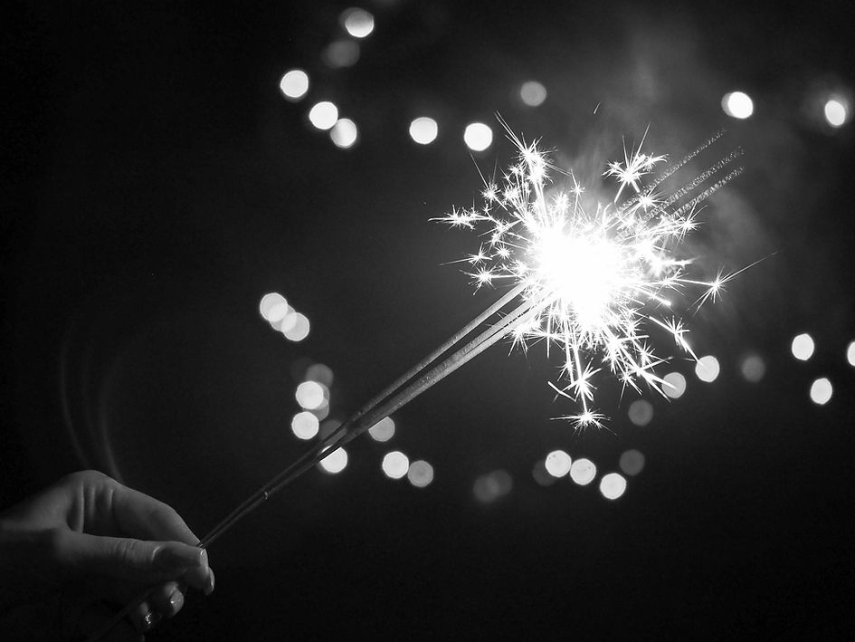 bright-burning-celebrate-celebration-288478 Kopie_edited.jpg