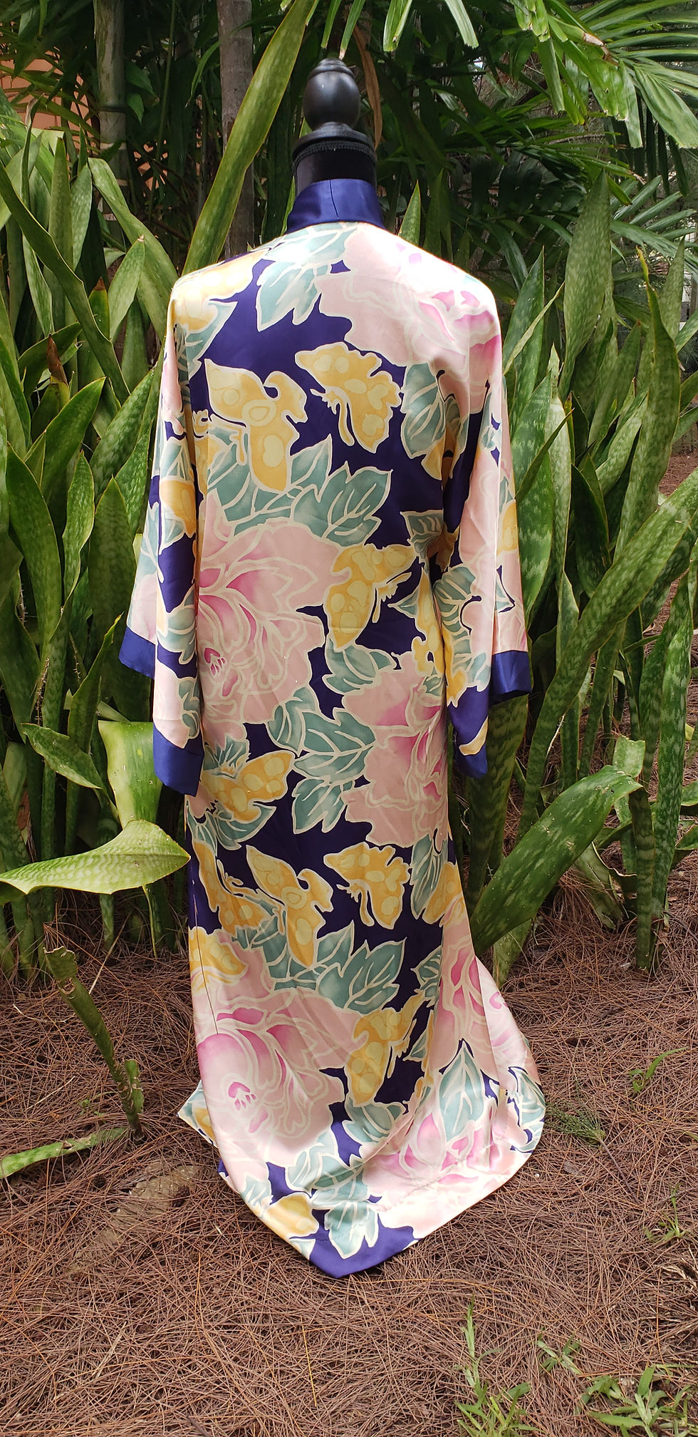 Thumbnail: Vintage Natori X Neiman Marcus Floral Robe