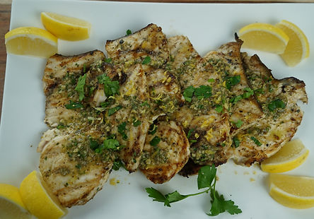 Pesce Spada alla Griglia con Salsa Salmoriglio