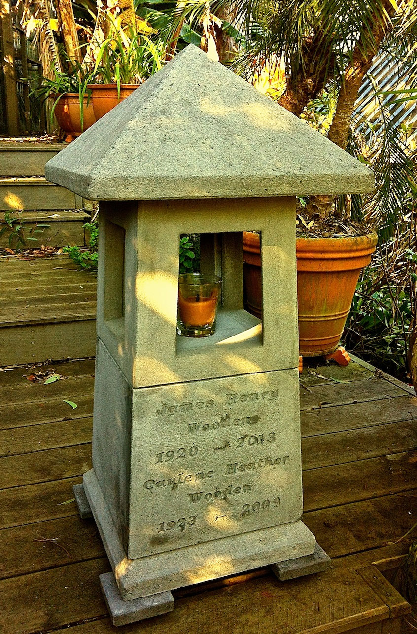 CUBICO, GARDEN MEMORIALS