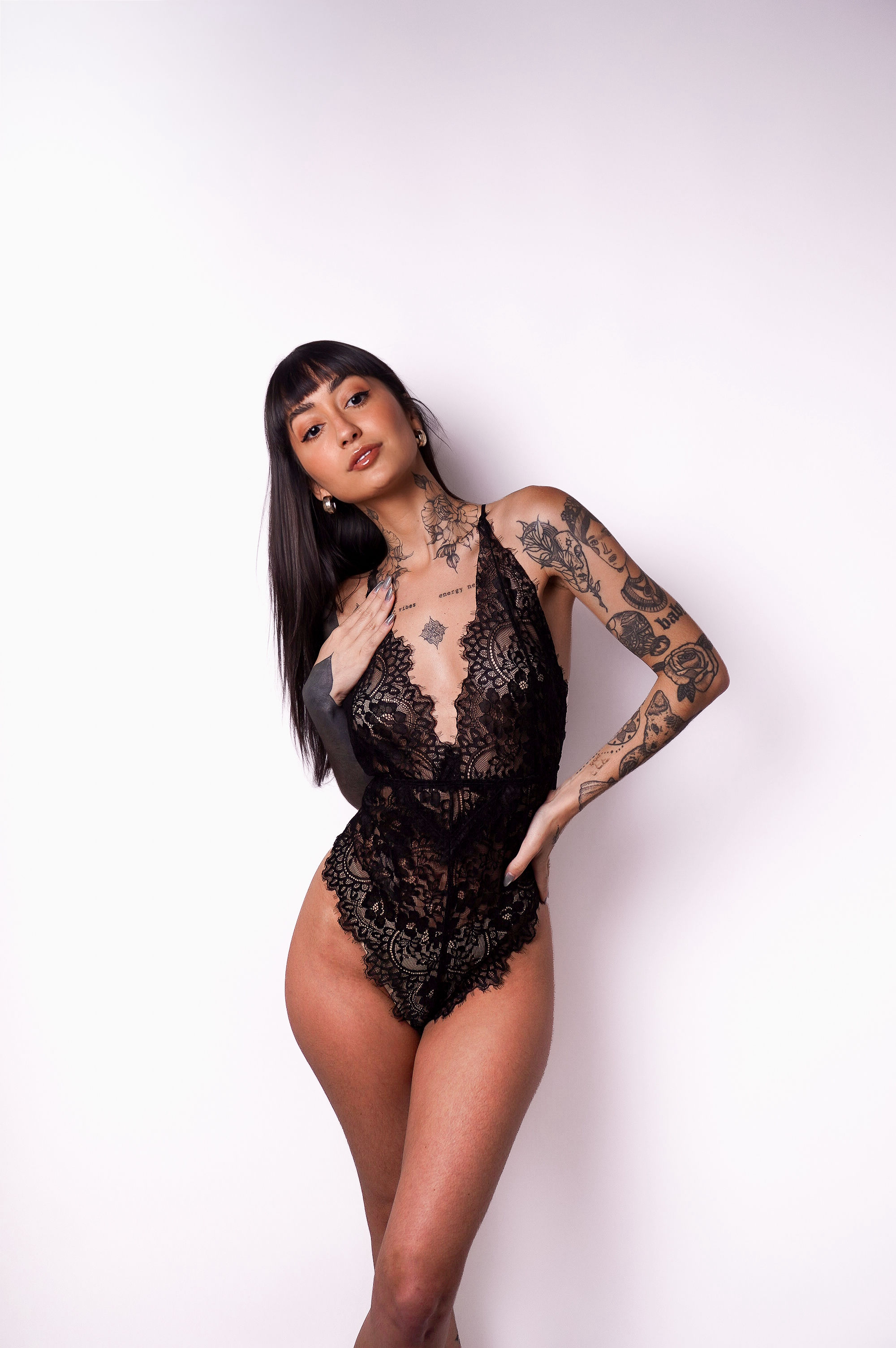 Macaquinho de renda Anitta