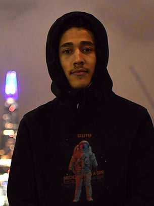 Premiere: Tre Reynolds - Come Closer [MicroHertz]