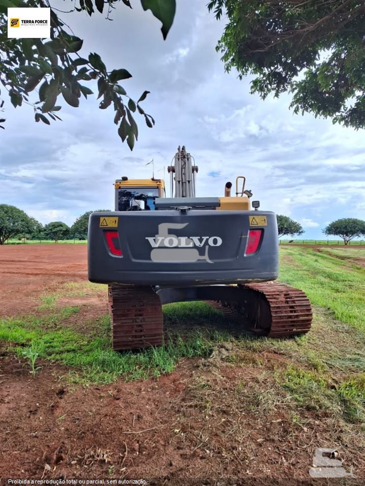 Escavadeira em Campinas