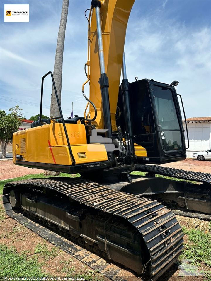 Escavadeira em Campinas