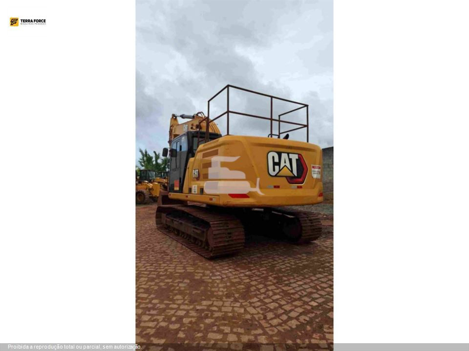 Escavadeira Caterpillar 320