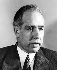 bohr 650x800.jpg