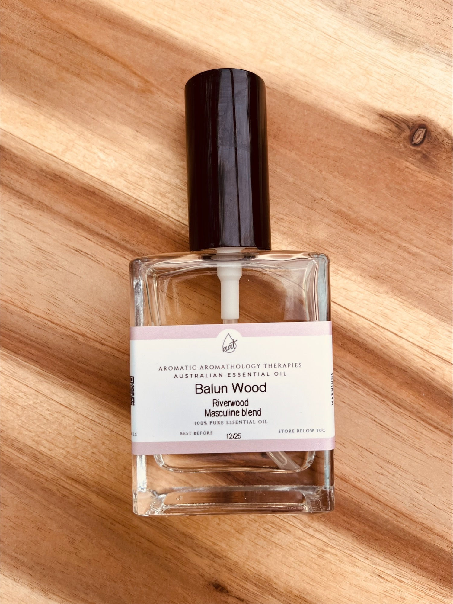 Bottle of Balun Wood bespoke perfume masculine blend