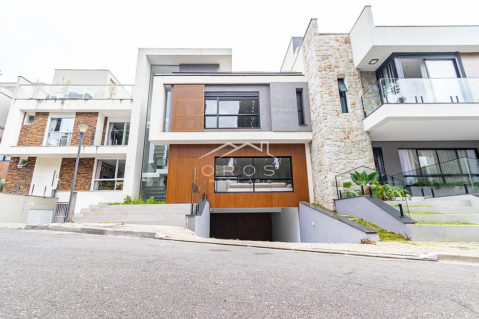 R. Ivo Ferro, 210 - Uberaba, Curitiba - PR, 81540-570, Brasil