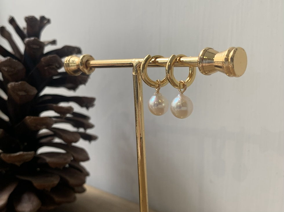 Thumbnail: Circle ring Akoya pearls Earrings