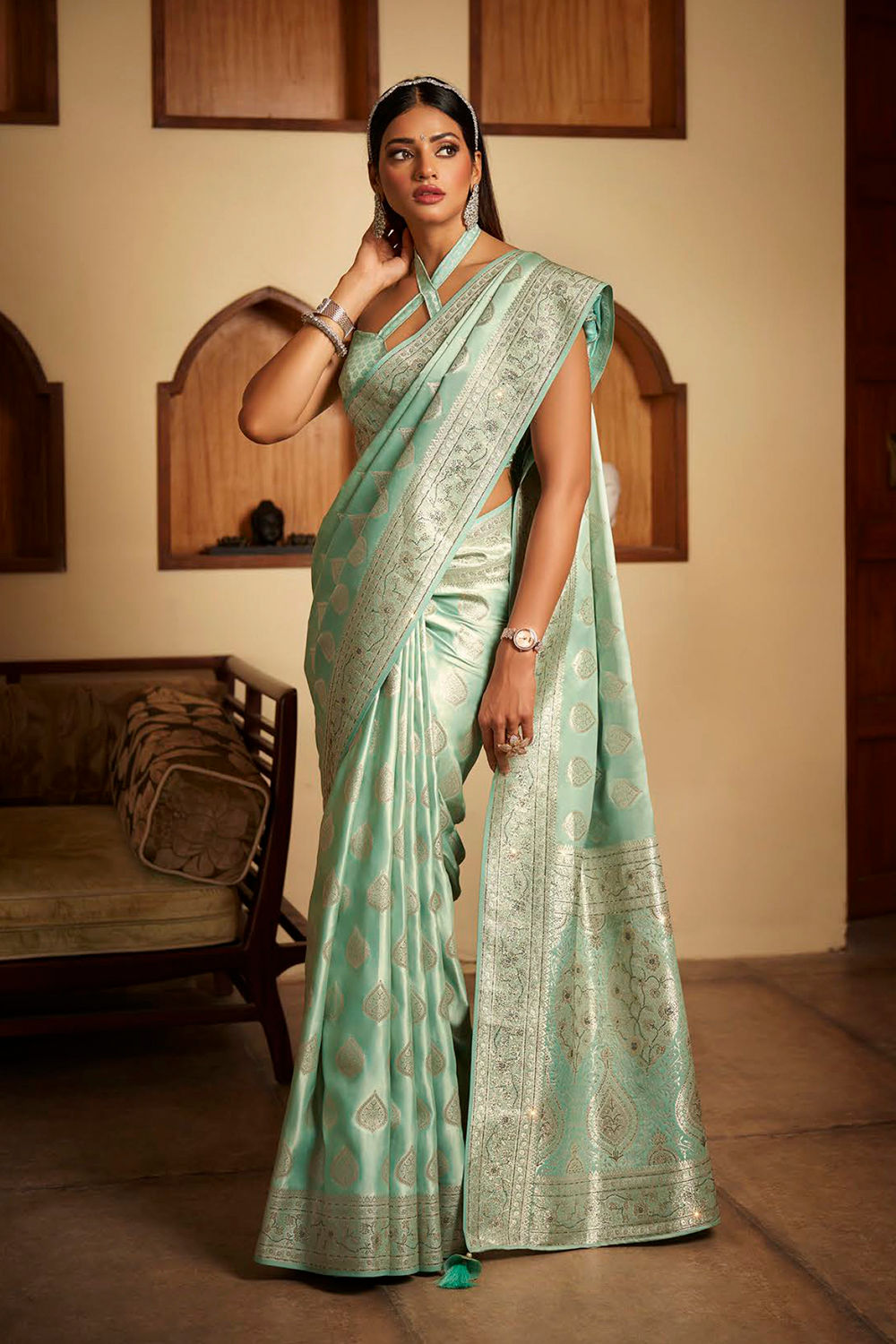 Bridal Sarees, Party Wear, Bollyood, Kanjivaram Saree, Net, Lehenga, Printed, Half Sarees, Chikankari, Bandhani, Georgette,