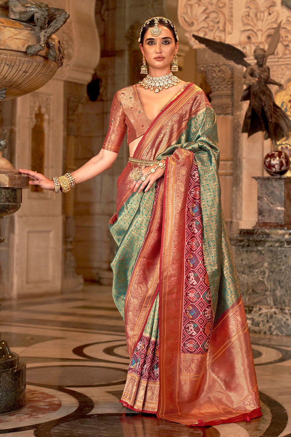 Latest Designer Saree for Women, Paithani Saree, Linen Saree, Kashmiri Sarees, Saree Blouse, Sarees for Indian Weddings, Red