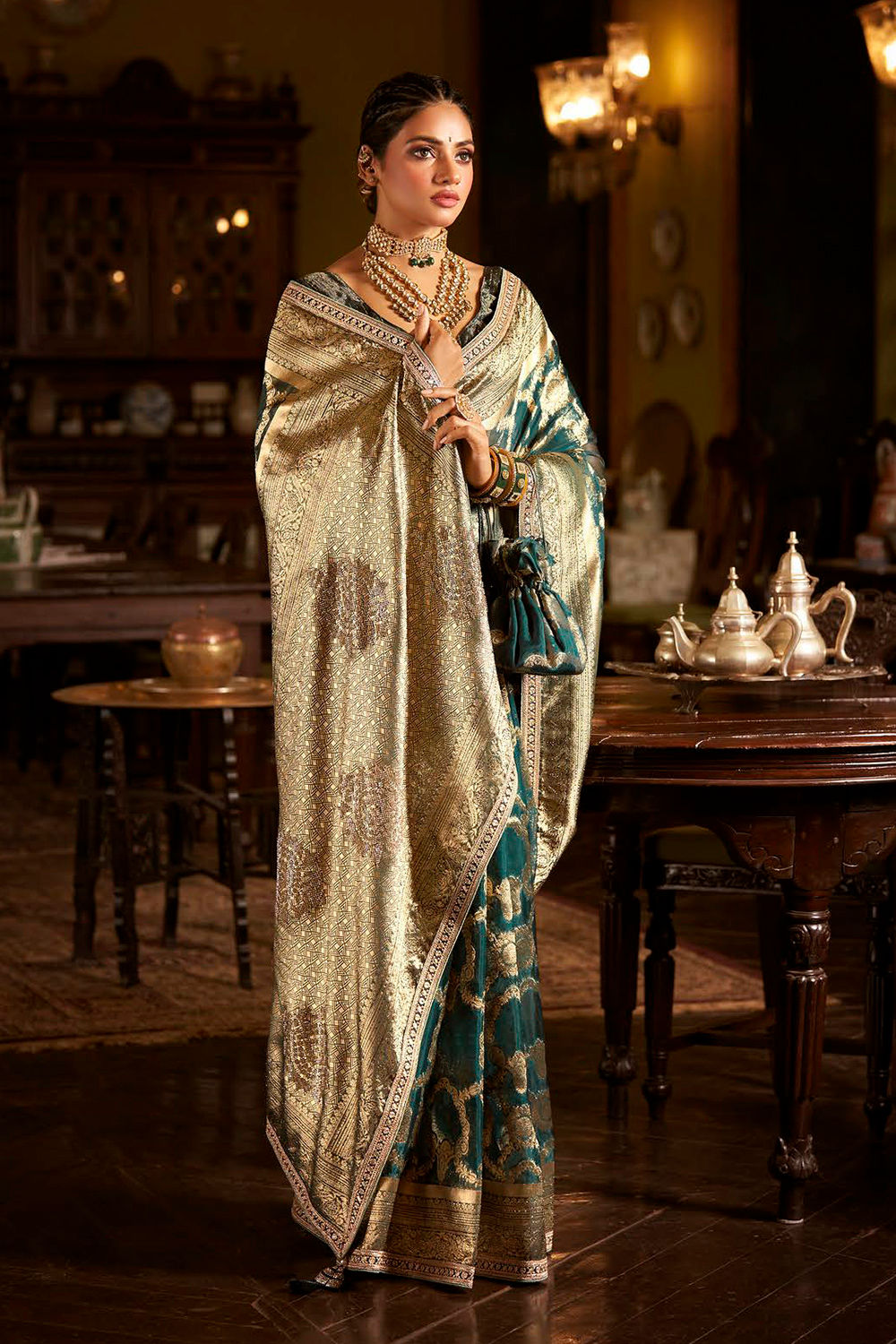 Bridal Sarees, Party Wear, Bollyood, Kanjivaram Saree, Net, Lehenga, Printed, Half Sarees, Chikankari, Bandhani, Georgette,