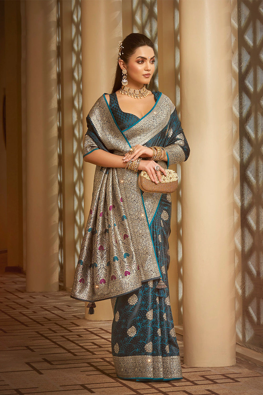 Latest Designer Saree for Women, Paithani Saree, Linen Saree, Kashmiri Sarees, Saree Blouse, Sarees for Indian Weddings, Red