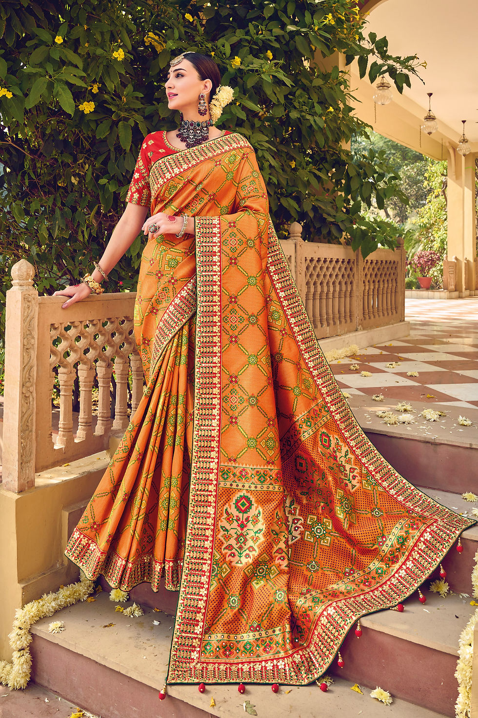 Bridal Sarees, Party Wear, Bollywood, Kanjivaram Saree, Net, Lehenga, Printed, Half Sarees, Chikankari, Bandhani, Georgette,