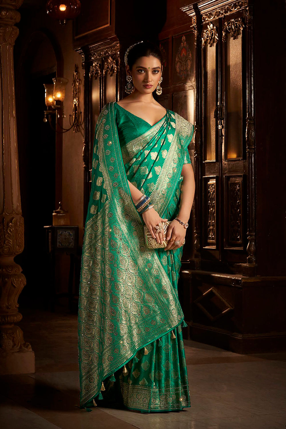 Bridal Sarees, Party Wear, Bollyood, Kanjivaram Saree, Net, Lehenga, Printed, Half Sarees, Chikankari, Bandhani, Georgette,
