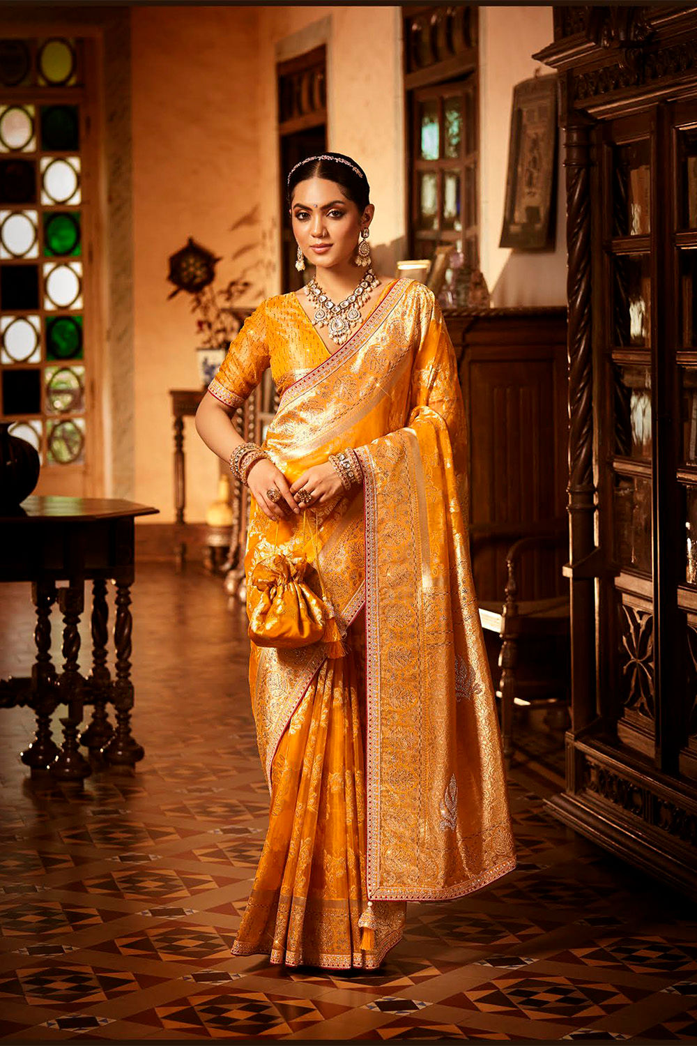 Bridal Sarees, Party Wear, Bollywood, Kanjivaram Saree, Net, Lehenga, Printed, Half Sarees, Chikankari, Bandhani, Georgette,