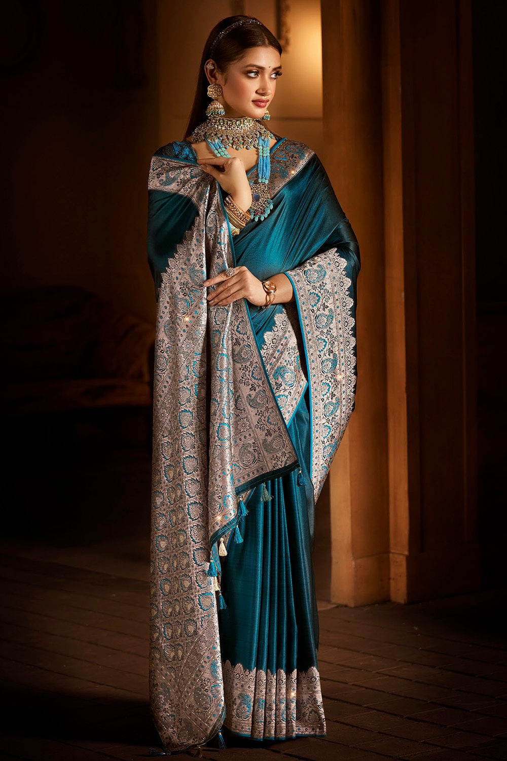 Bridal Sarees, Party Wear, Bollywood, Kanjivaram Saree, Net, Lehenga, Printed, Half Sarees, Chikankari, Bandhani, Georgette,