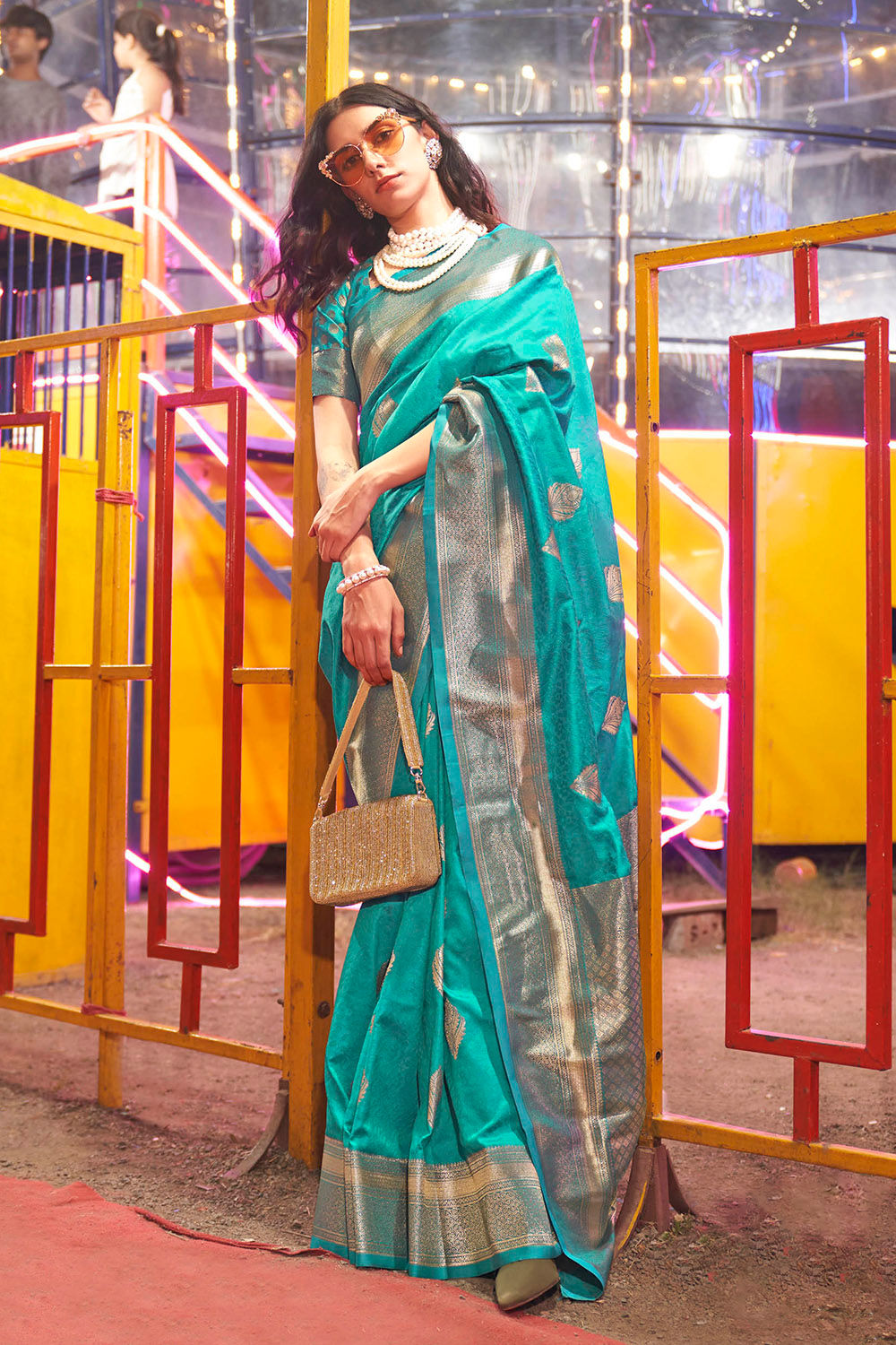 Bridal Sarees, Party Wear, Bollywood, Banarasi Saree, Net, Lehenga, Printed, Half Sarees, Chikankari, Bandhani, Georgette,