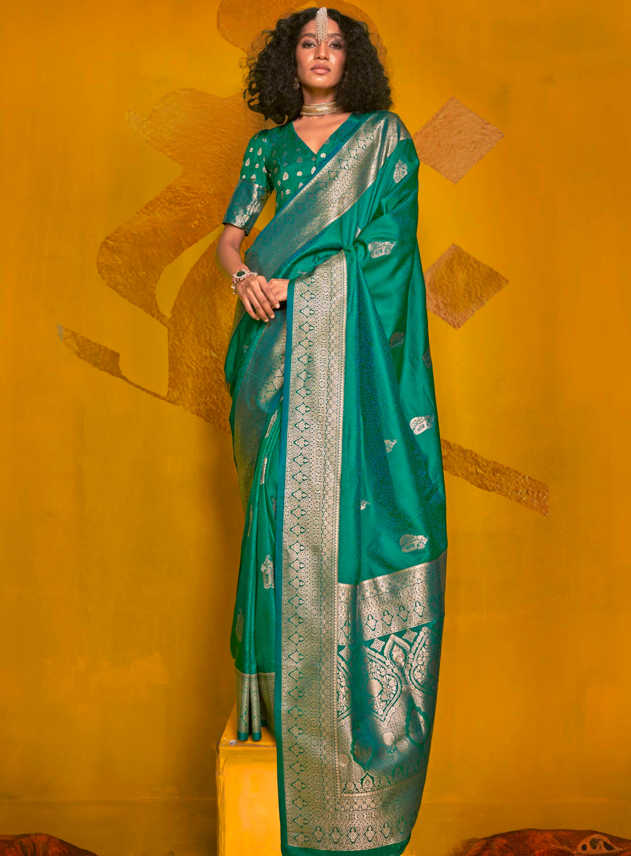Bridal Sarees, Party Wear, Bollywood, Kanjivaram Saree, Net, Lehenga, Printed, Half Sarees, Chikankari, Bandhani, Georgette,