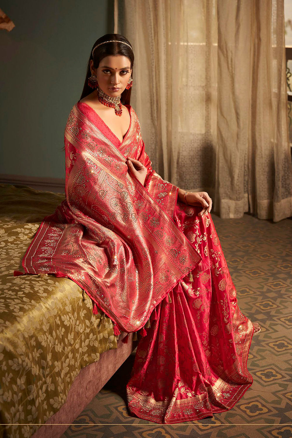 Bridal Sarees, Party Wear, Bollyood, Kanjivaram Saree, Net, Lehenga, Printed, Half Sarees, Chikankari, Bandhani, Georgette,
