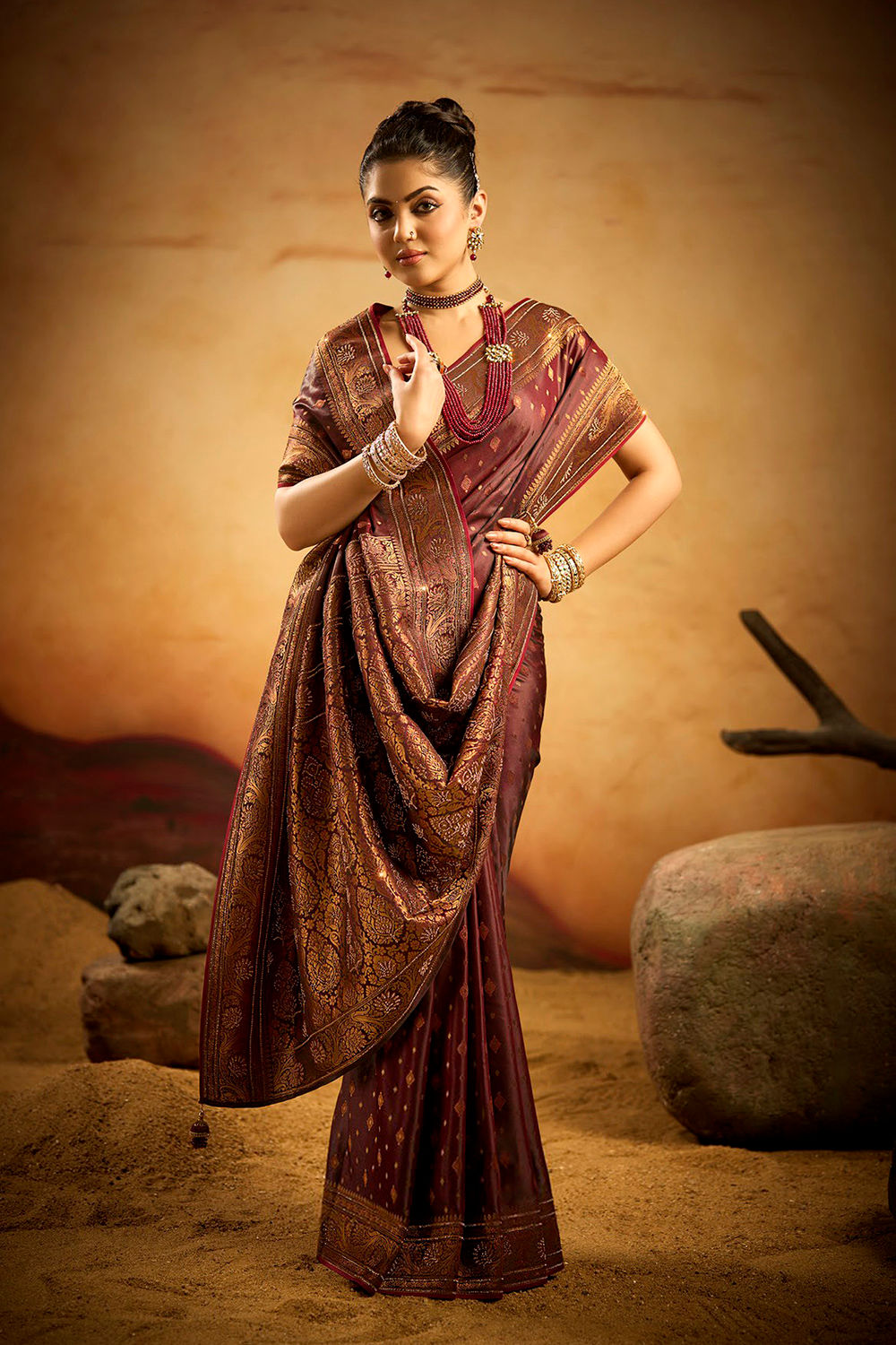 Latest Designer Saree for Women, Paithani Saree, Linen Saree, Kashmiri Sarees, Saree Blouse, Sarees for Indian Weddings, Red