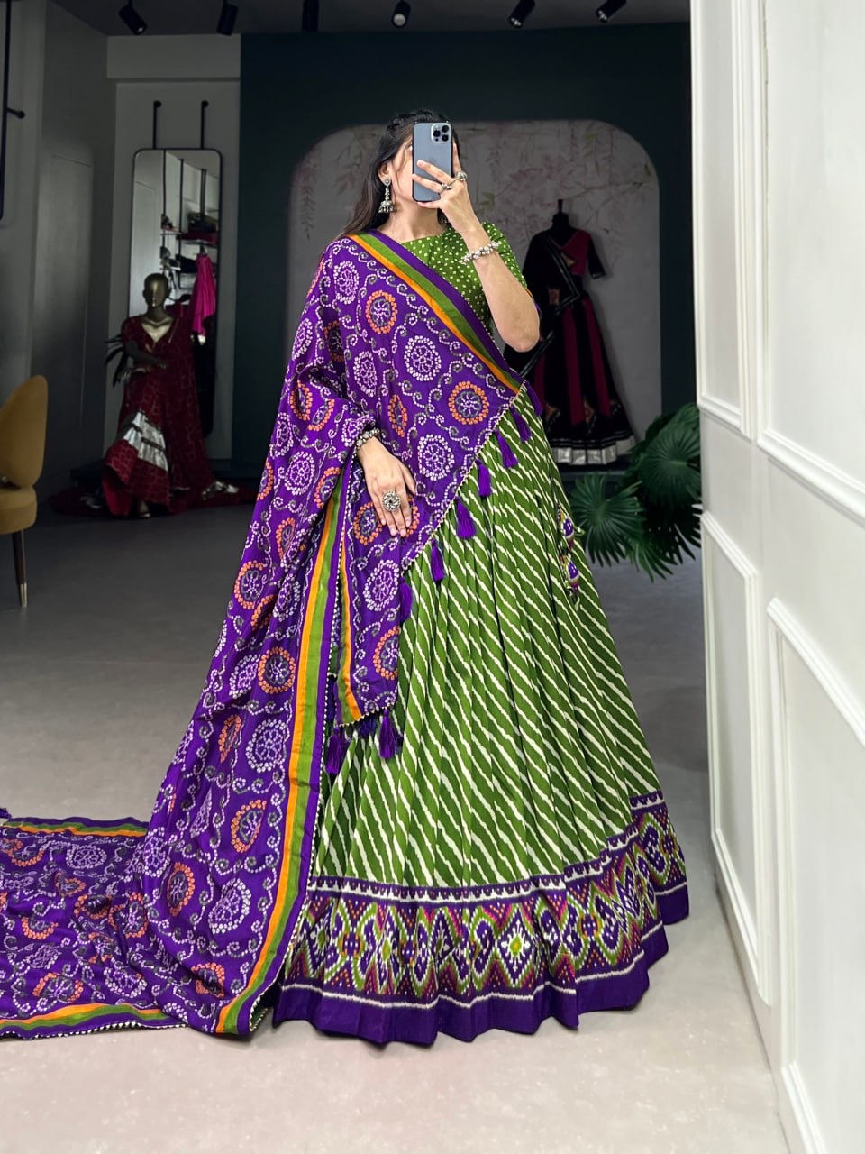 Bridal Sarees, Party Wear, Bollywood, Kanjivaram Saree, Net, Lehenga, Printed, Half Sarees, Chikankari, Bandhani, Georgette,