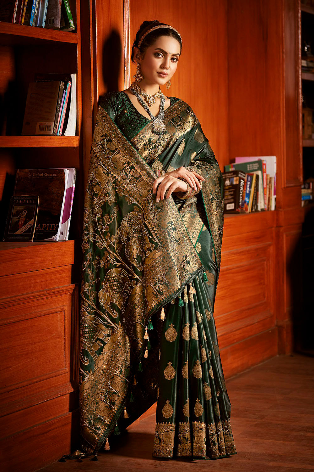 Bridal Sarees, Party Wear, Bollywood, Kanjivaram Saree, Net, Lehenga, Printed, Half Sarees, Chikankari, Bandhani, Georgette,