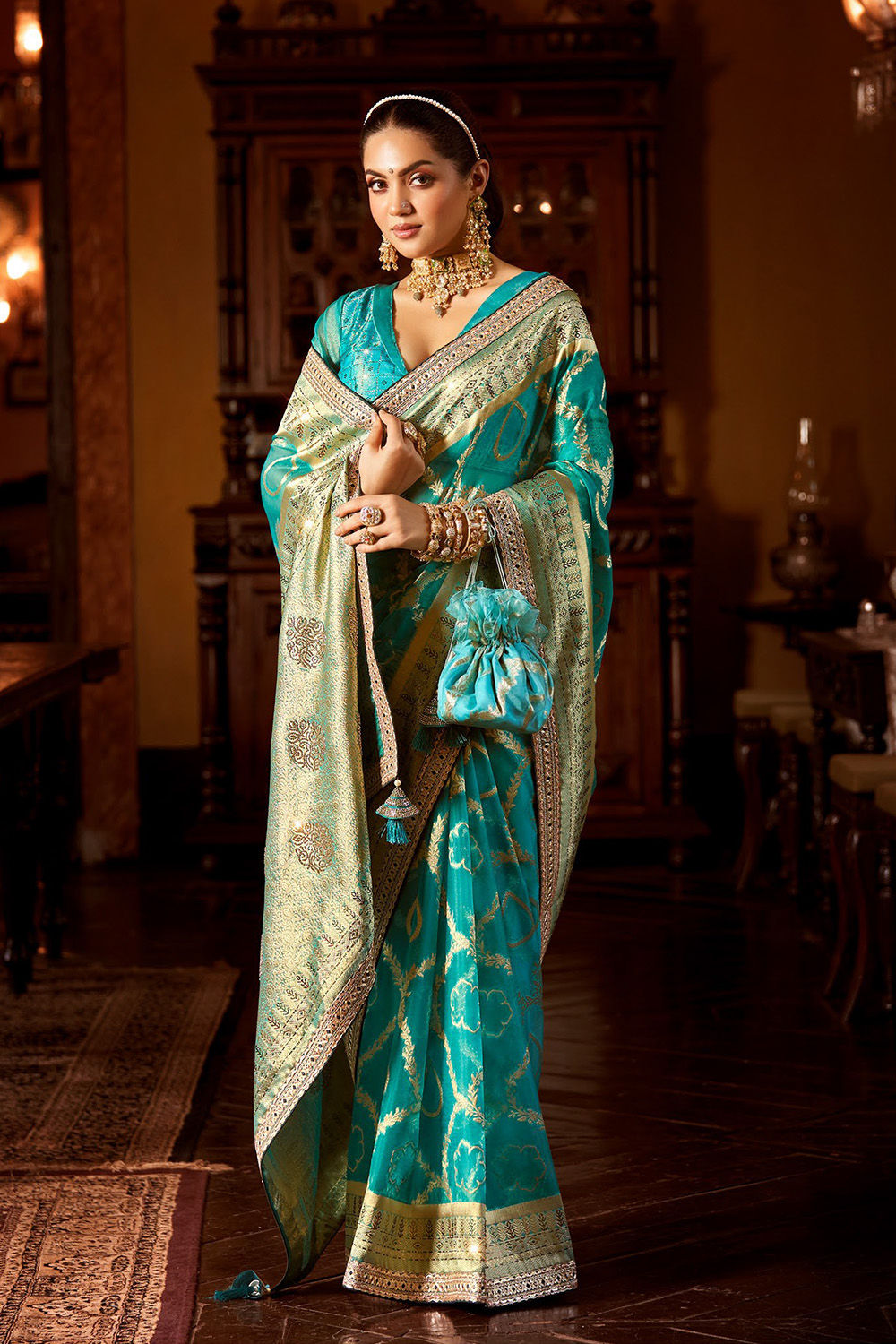 Bridal Sarees, Party Wear, Bollyood, Kanjivaram Saree, Net, Lehenga, Printed, Half Sarees, Chikankari, Bandhani, Georgette,