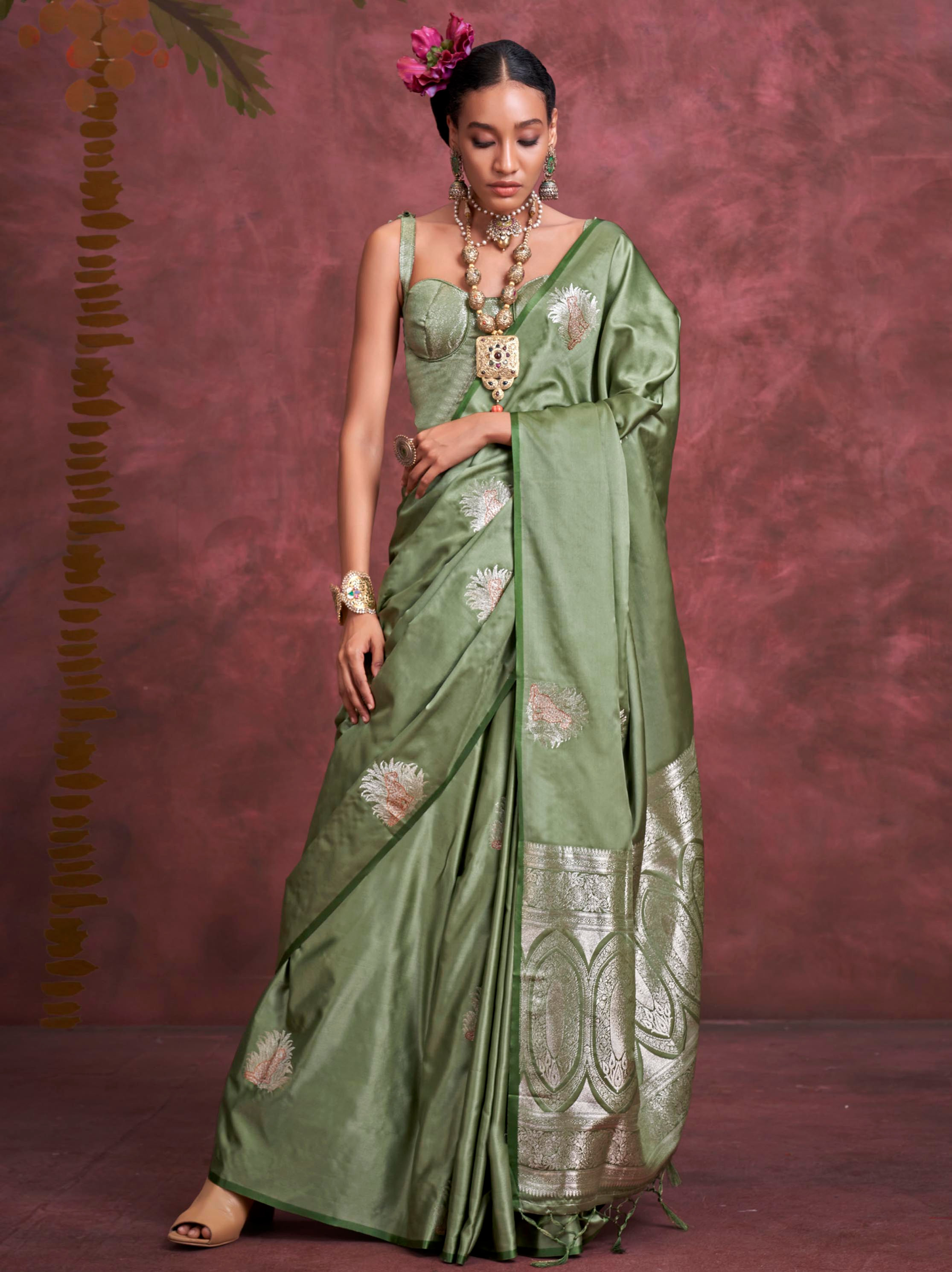 Bridal Sarees, Party Wear, Bollywood, Kanjivaram Saree, Net, Lehenga, Printed, Half Sarees, Chikankari, Bandhani, Georgette,