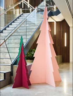 árvores minimalistas para vitrine de Natal