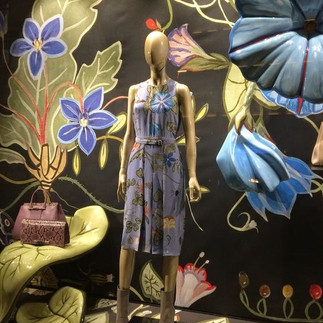 vitrine floral para campanha de verão