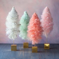 árvores diferentes e inusitadas para vitrines de Natal