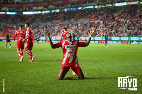 Necaxa aplasta a Atlas