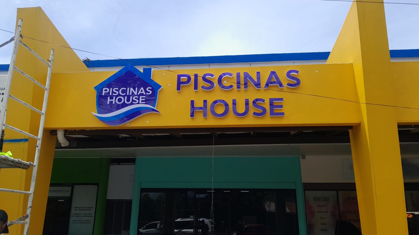 LETRERO PISCINAS HOUSE
