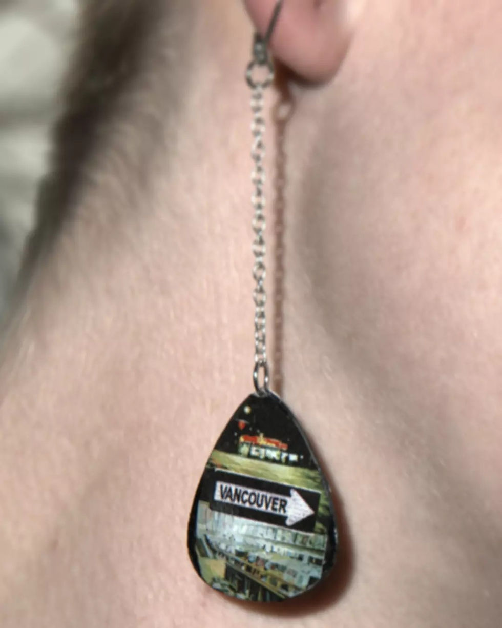 Thumbnail: Guitar pic earrings