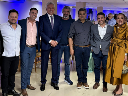 SINDUSCON ANÁPOLIS PRESENTE NA COMEMORAÇÃO DE ANIVERSÁRIO DO PRESIDENTE DA FIEG ANDRÉ ROCHA