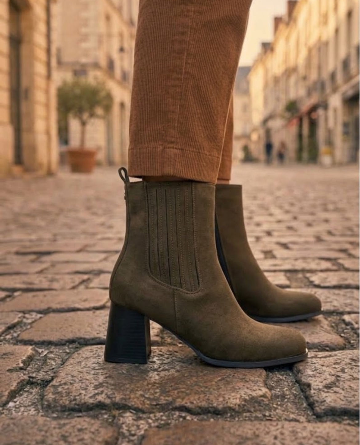 Bottines à talons carrés suédine Kaki