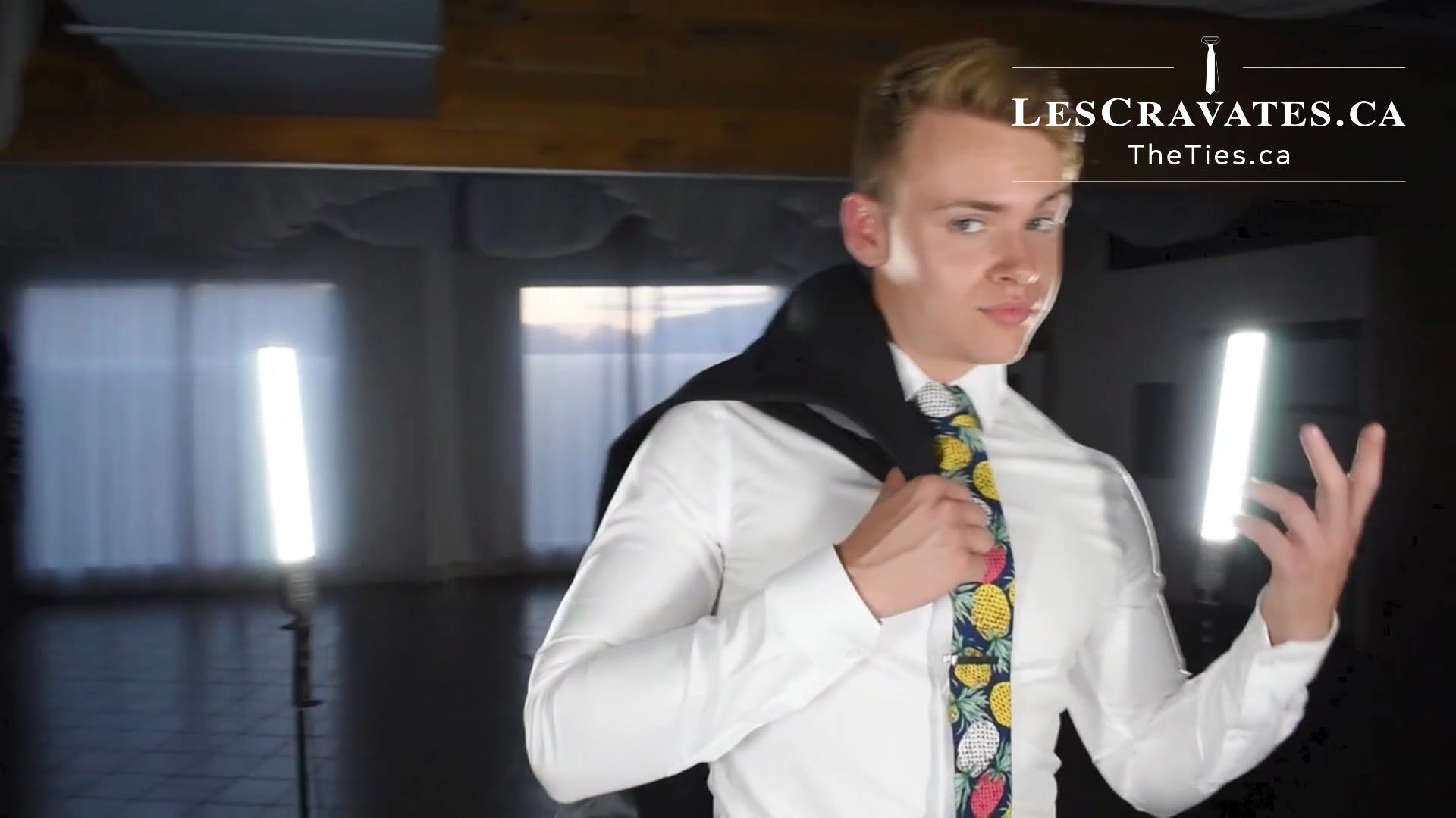 Tie - Dark blue With Pineapple
