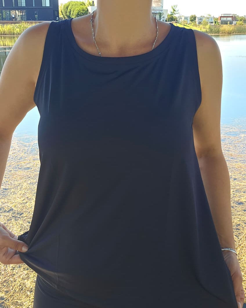 Musculosa corte Evase | Negro